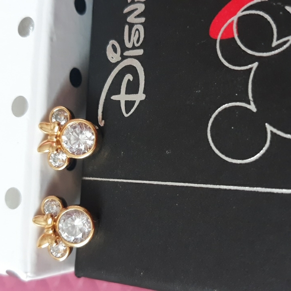 Disney Jewelry - DISNEY Minnie Mouse stud earrings